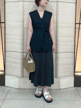 「アイテム（チューブトップ）」を使った、Mila Owenさん（レディース・165cm）の夏コーディネート