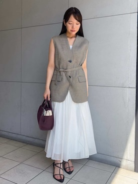 「アイテム（チューブトップ）」を使った、Mila Owenさん（レディース・159cm）の夏コーディネート