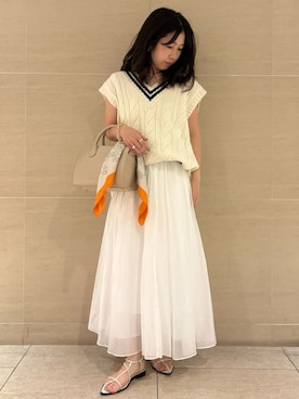 「アイテム（バンダナ/スカーフ）」を使った、Mila Owenさん（レディース・155cm）の夏コーディネート