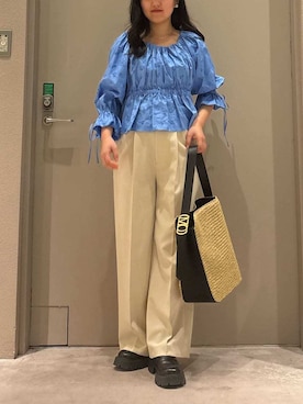 Mila Owenさんのコーディネート