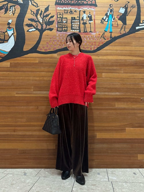 セール】スパンコールVネックシャギーニット（ニット/セーター）｜Mila