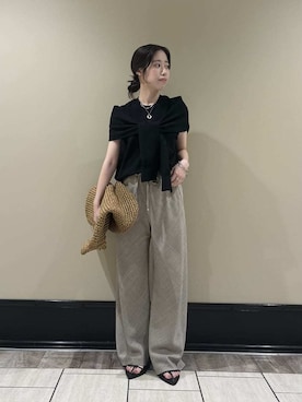 Mila Owenさんのコーディネート