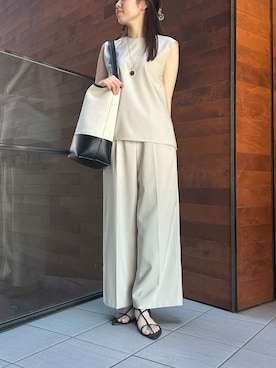 「アイテム（パンツドレス）」を使った、Mila Owenさん（レディース・159cm）の夏コーディネート