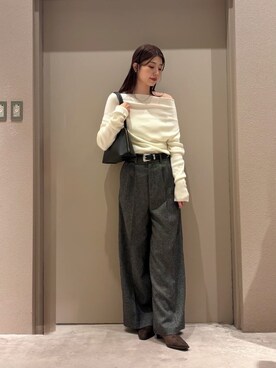 「アイテム（ベルト、シルバー系）」を使った、Mila Owenさん（レディース・169cm）の秋コーディネート