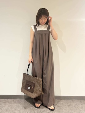 「アイテム（つなぎ/オールインワン、グリーン系）」を使った、Mila Owenさん（レディース・161cm）の夏コーディネート