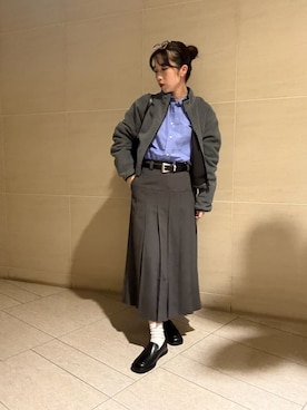 「アイテム（チューブトップ）」を使った、Mila Owenさん（レディース・155cm）の秋コーディネート