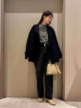 「アイテム（ピーコート）」を使った、Mila Owenさん（レディース・169cm）の秋コーディネート