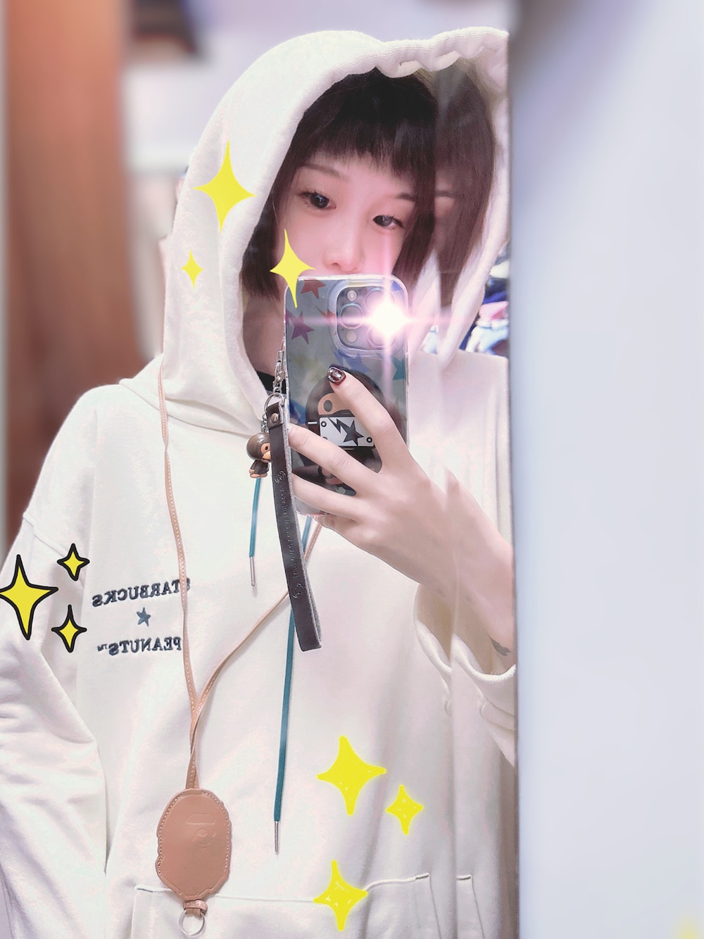 「Starbucks x peanutsのアイテム（パーカー、ホワイト系）」を使った、uSagi.さん（レディース・165cm）の春コーディネートの1枚目の写真