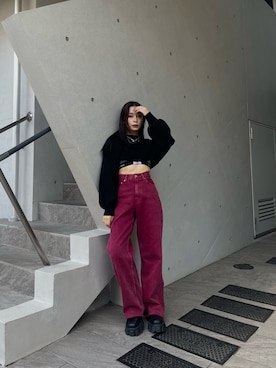 「アイテム（デニムパンツ、レッド系）」を使った、越後 穂乃香さん（レディース・150cm）の秋コーディネート