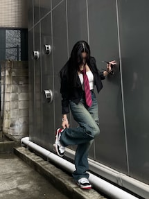 アシメカッティングセミワイドデニムパンツ｜エヴリス（EVRIS