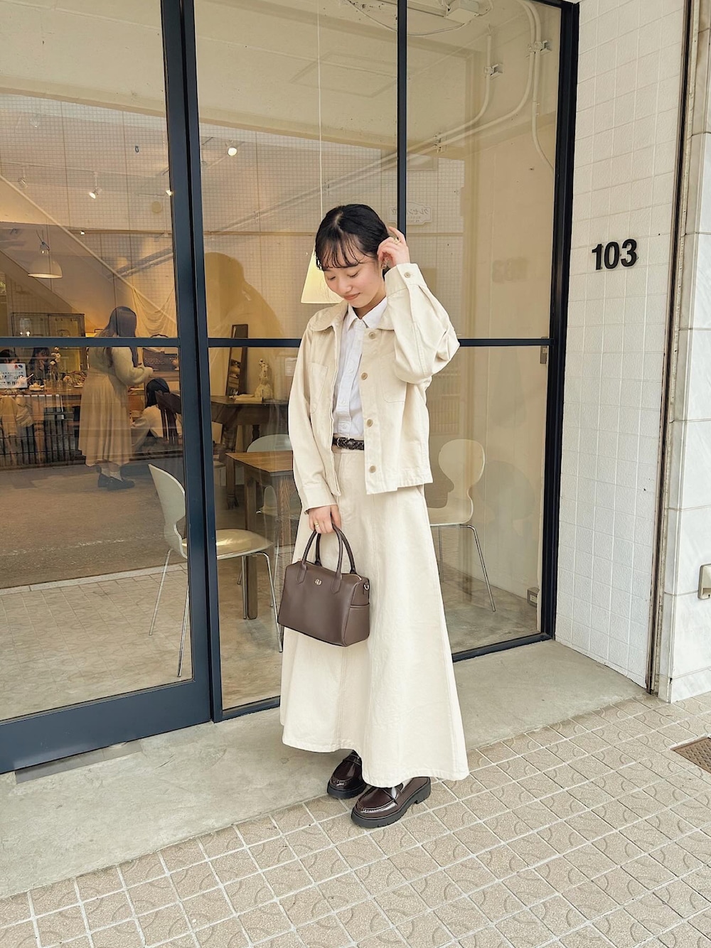 「春、春ファッション、淡色、淡色女子、淡色コーデ、淡色女子と繋がりたい、RiLi STORE、無印良品、Lattice、UNIQLO、セットアップ」｜「RiLiのアイテム（ボストンバッグ、ブラウン系）」を使った、manaminさん（骨格ナチュラル・レディース・160cm）の春コーディネートの1枚目の写真