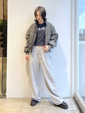 「アイテム（MA-1）」を使った、Emiruさん（レディース・165cm）の秋コーディネート