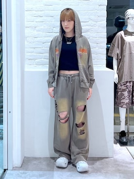 「X-girl（エックスガール）のDISTRESSED SWEATPANTS（スウェットパンツ、グリーン系）」を使った、Emiruさん（レディース・165cm）の春コーディネート
