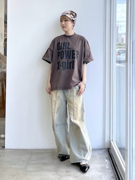 「X-girl（エックスガール）のFADED FACE LABEL WIDE BAGGY DENIM PANTS（Denim pants、ブルー系）」を使った、Emiruさん（レディース・165cm）の夏コーディネート