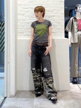 「X-girl（エックスガール）のFADED CAMO LAYERED PANTS（デニムパンツ、ブラック系）」を使った、Emiruさん（レディース・165cm）の春コーディネート