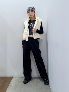 「ダウンベスト」｜「アイテム（ブルゾン）」を使った、小島えみるさん（レディース・165cm）の秋コーディネート