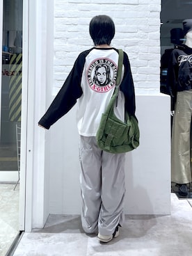 「アイテム（カーゴパンツ）」を使った、Emiruさん（レディース・165cm）の秋コーディネート