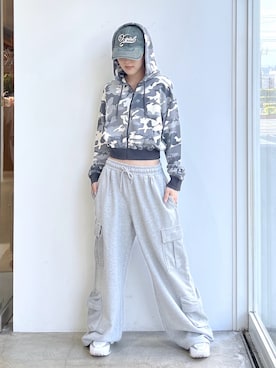 「X-girl（エックスガール）のVARIOUS POCKET SWEATPANTS（スウェットパンツ、グレー系）」を使った、Emiruさん（レディース・165cm）の春コーディネート