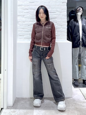「アイテム（パーカー）」を使った、Emiruさん（レディース・165cm）の秋コーディネート