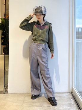 「X-girl（エックスガール）のWAIST ADJUSTABLE WIDE TUCK PANTS（スラックス）」を使った、Emiruさん（レディース・165cm）の秋コーディネート