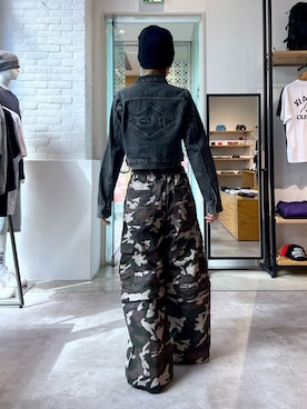 「X-girl（エックスガール）のWASHED 2WAY WIDE LEG CARGO PANTS（カーゴパンツ）」を使った、Emiruさん（レディース・165cm）の夏コーディネート