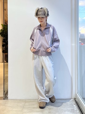 「アイテム（ジャージ）」を使った、Emiruさん（レディース・165cm）の秋コーディネート