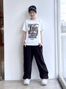 「X-girl（エックスガール）のX-girl × JURASSIC WORLD S/S TEE（T Shirts、ホワイト系）」を使った、Emiruさん（レディース・165cm）の夏コーディネート