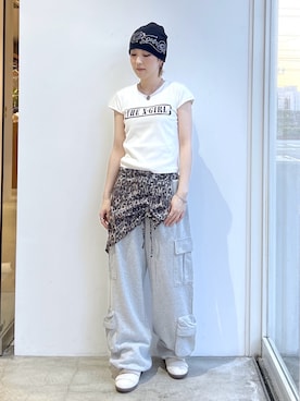 「X-girl（エックスガール）のVARIOUS POCKET SWEATPANTS（スウェットパンツ、グレー系）」を使った、Emiruさん（レディース・165cm）の春コーディネート