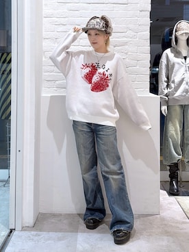 「X-girl（エックスガール）のFLARED DENIM PANTS（デニムパンツ、ブルー系）」を使った、Emiruさん（レディース・165cm）の秋コーディネート
