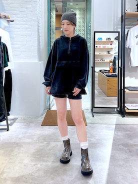 「アイテム（パーカー）」を使った、Emiruさん（レディース・165cm）の夏コーディネート