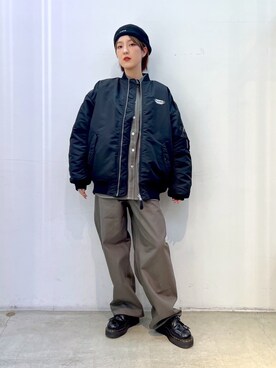 「ハンチング」｜「アイテム（MA-1）」を使った、小島えみるさん（レディース・165cm）の冬コーディネート