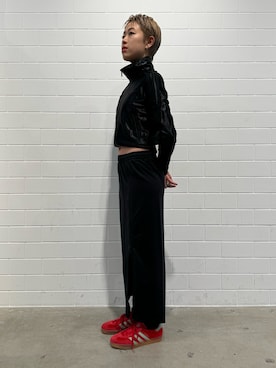 「マキシスカート」｜「アイテム（ナイロンジャケット）」を使った、AIさん（レディース・160cm）の秋コーディネート