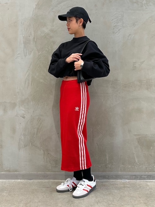 ADIDAS カセル イントア ロ トッフ スニカ 【関税込】 adidas スニーカー ガゼル インドア × ハローキティ