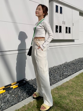 「オールホワイト」｜「アイテム（PC・スマホグッズ/家電）」を使った、Katieさん（レディース・155cm）の春コーディネート