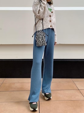 「Jeffrey Campbell（ジェフリーキャンベル）のアイテム（スニーカー）」を使った、Katieさん（レディース・155cm）の秋コーディネート