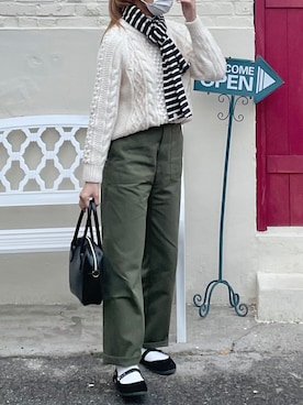 「韓国コーデ」｜「アイテム（チノパンツ）」を使った、진위흔 ヤニーさん（レディース・163cm）の冬コーディネート