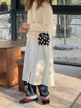 진위흔 ヤニーさんのコーディネート