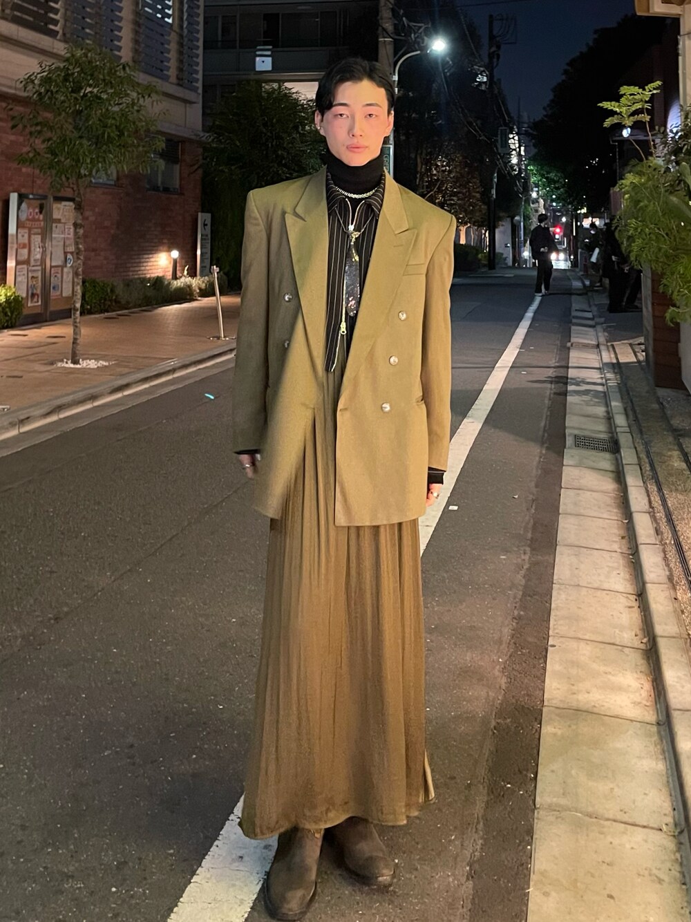 「ファッションを楽しもう、vintage、ビンテージ、セットアップ、スカート、カーキ、70'sコーデ、今日のコーデ、秋冬コーデ、秋服、ジャケット、オーバーサイズ、レイヤードスタイル」｜「VINTAGEのアイテム（ジャケット/アウター、グリーン系）」を使った、bun927bunさん（メンズ・180cm）の秋コーディネートの1枚目の写真