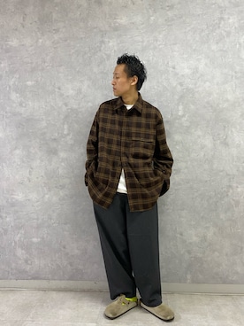 「アイテム（サンダル）」を使った、小野川典さん（メンズ・168cm・20代）の秋コーディネート
