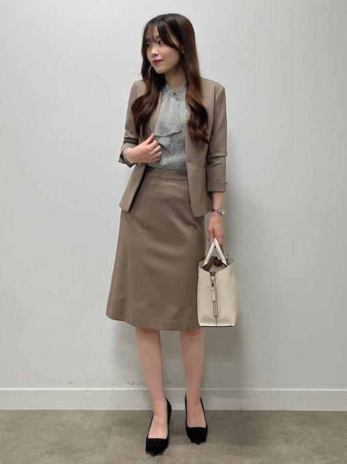 美品 ナチュラルビューティー ノーカラージャケット&プリーツスカート　38 美品 ナチュラルビューティー ノーカラージャケット&プリーツ
