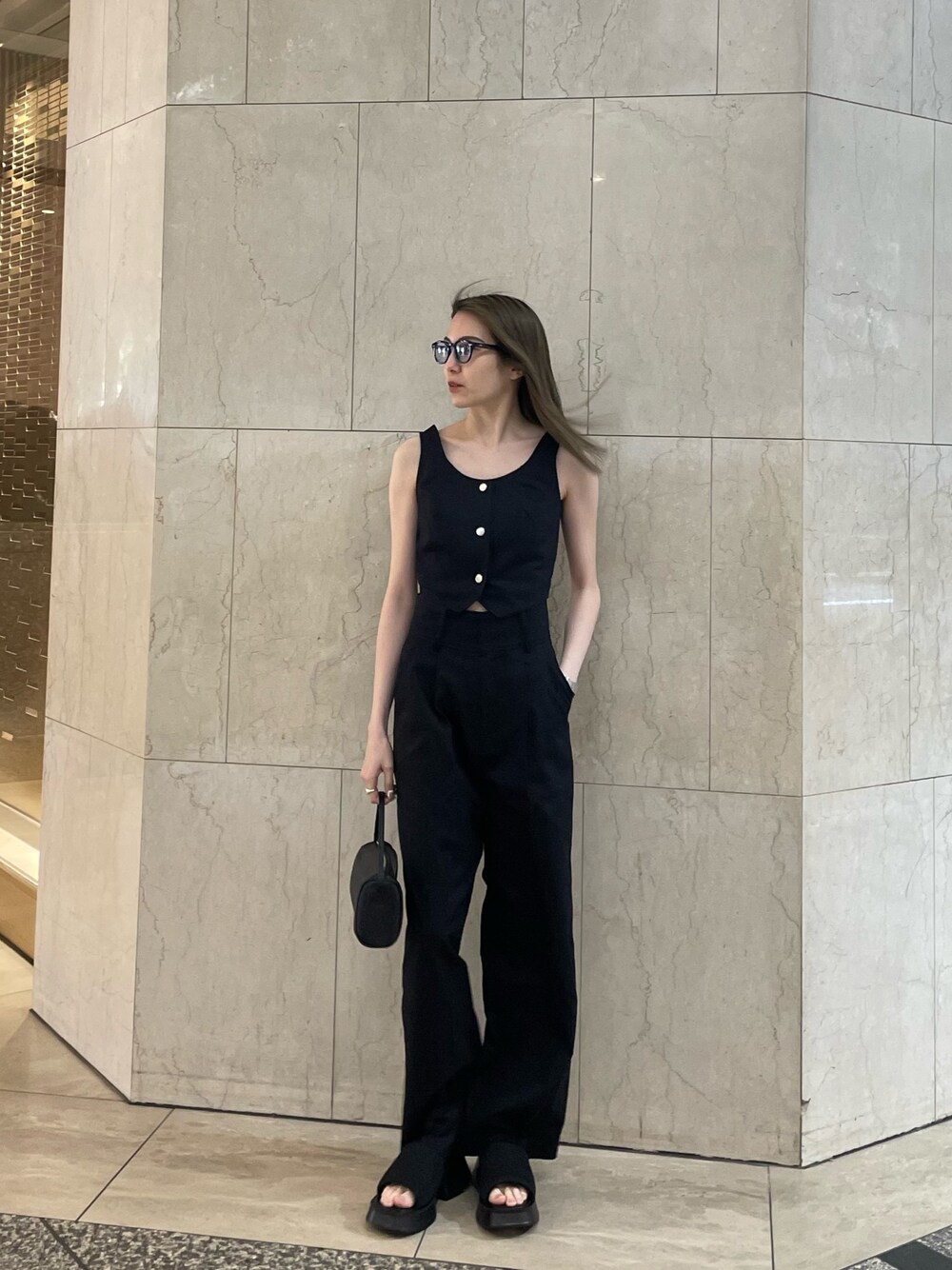 【VEQUM】 ベクム SQUARE BAG EMODA ハンドバッグ ブラック VEQUM】 ベクム SQUARE BAG EMODA ハンドバッグ ブラック