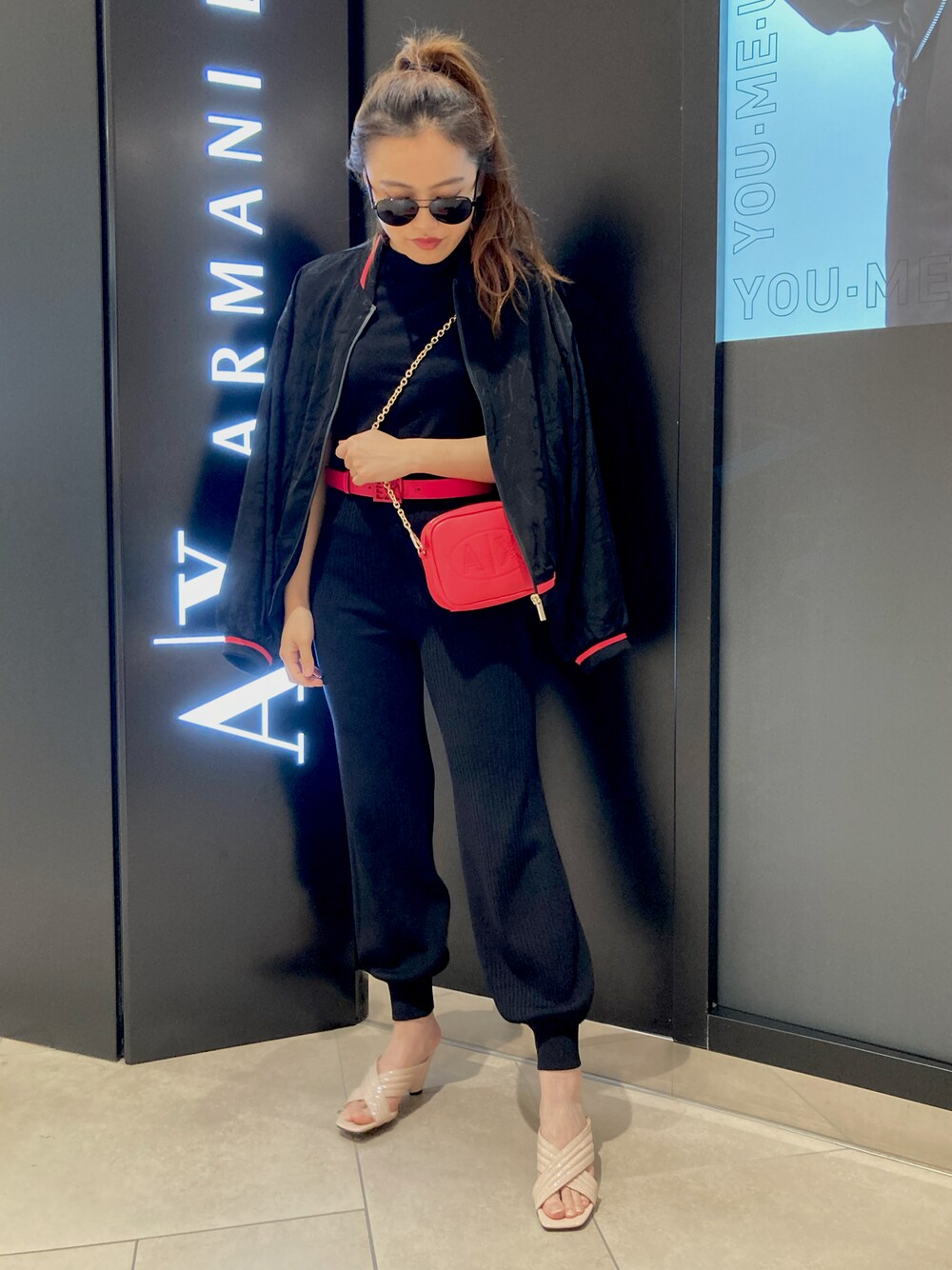 「アルマーニエクスチェンジ、armaniexchange、AXchanger、大人カジュアル、ラクチンコーデ、カジュアル、きれいめカジュアル、ブラック、カジュアルコーデ」｜「ARMANI EXCHANGEの【A|X アルマーニ エクスチェンジ】メッセージデザイン　ジップアップブルゾン（ブルゾン、ブラック系）」を使った、EWさん（レディース・159cm）の夏コーディネートの1枚目の写真