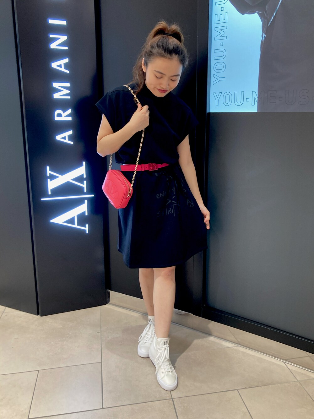 「armaniexchange、AXchanger、アルマーニエクスチェンジ、カジュアル、大人カジュアル、低身長コーデ、白スニーカー、ブラック、カジュアルコーデ、楽チンコーデ、プチプラコーデ」｜「ARMANI EXCHANGEの【A|X アルマーニ エクスチェンジ】メッセージデザイン　スウェットワンピース（ワンピース、ブラック系）」を使った、EWさん（レディース・159cm）の夏コーディネートの1枚目の写真
