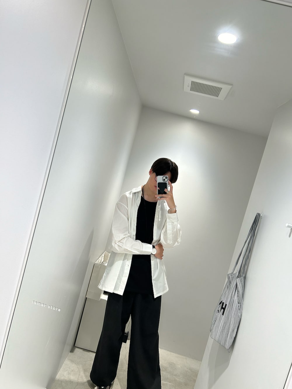 「シンプルコーデ、休日スタイル、remerコーデ」｜「remerのloose standard over shirt / ルーズスタンダードオーバーシャツ（シャツ/ブラウス、ホワイト系）」を使った、じんじんさん（メンズ・183cm）の秋コーディネートの1枚目の写真