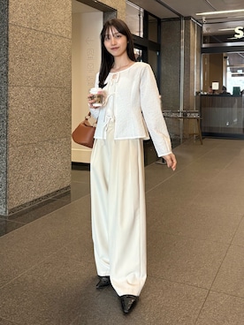 「CAPRICIEUX LE'MAGE（カプリシューレマージュ）の2タックワイドパンツ（その他パンツ、ホワイト系）」を使った、kon_lemageさん（レディース・158cm）の春コーディネート