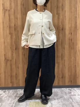 「TOKYO SHIRTS（トウキョウシャツ）のブッチャー織 ノーカラージャケット（ノーカラーコート、ホワイト系）」を使った、SHIRTS PLAZA 札幌マルヤマクラス店さん（レディース・150cm）の秋コーディネート