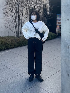 「BROKEN BASE（ブロークンベース）のアイテム（パンツ）」を使った、LEIさん（レディース・156cm）の冬コーディネート