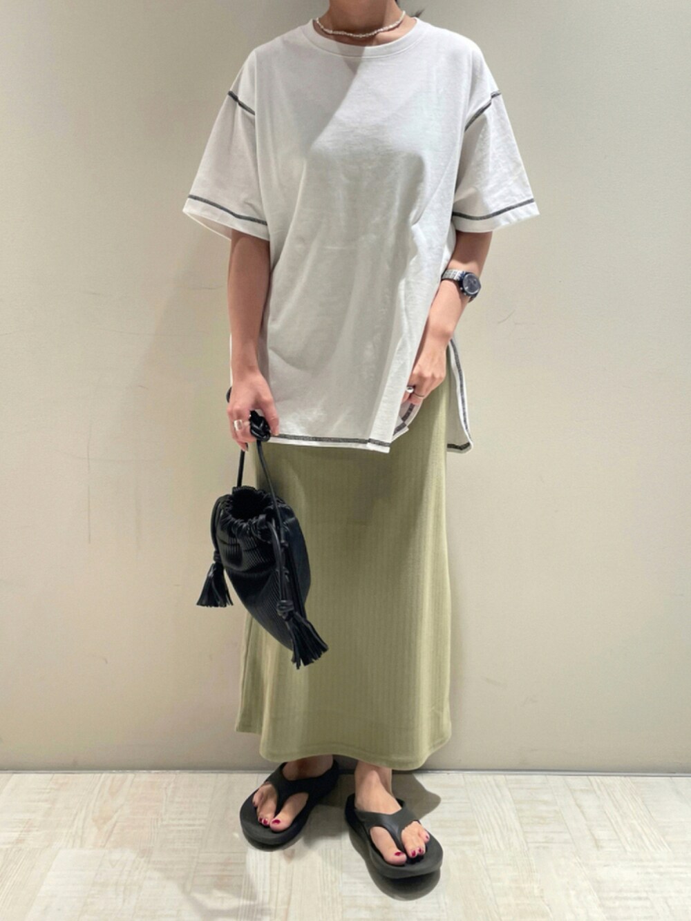 「オーバーサイズ、ワンピース、キャミワンピ、ピスタチオ、パールネックレス、初夏コーデ、おしゃれさんと繋がりたい」｜「COLONY 2139のパターンメッシュハイネックプルオーバー&キャミワンピースセット/2点セット（ワンピース、グリーン系）」を使った、LEIさん（レディース・156cm）の夏コーディネートの1枚目の写真