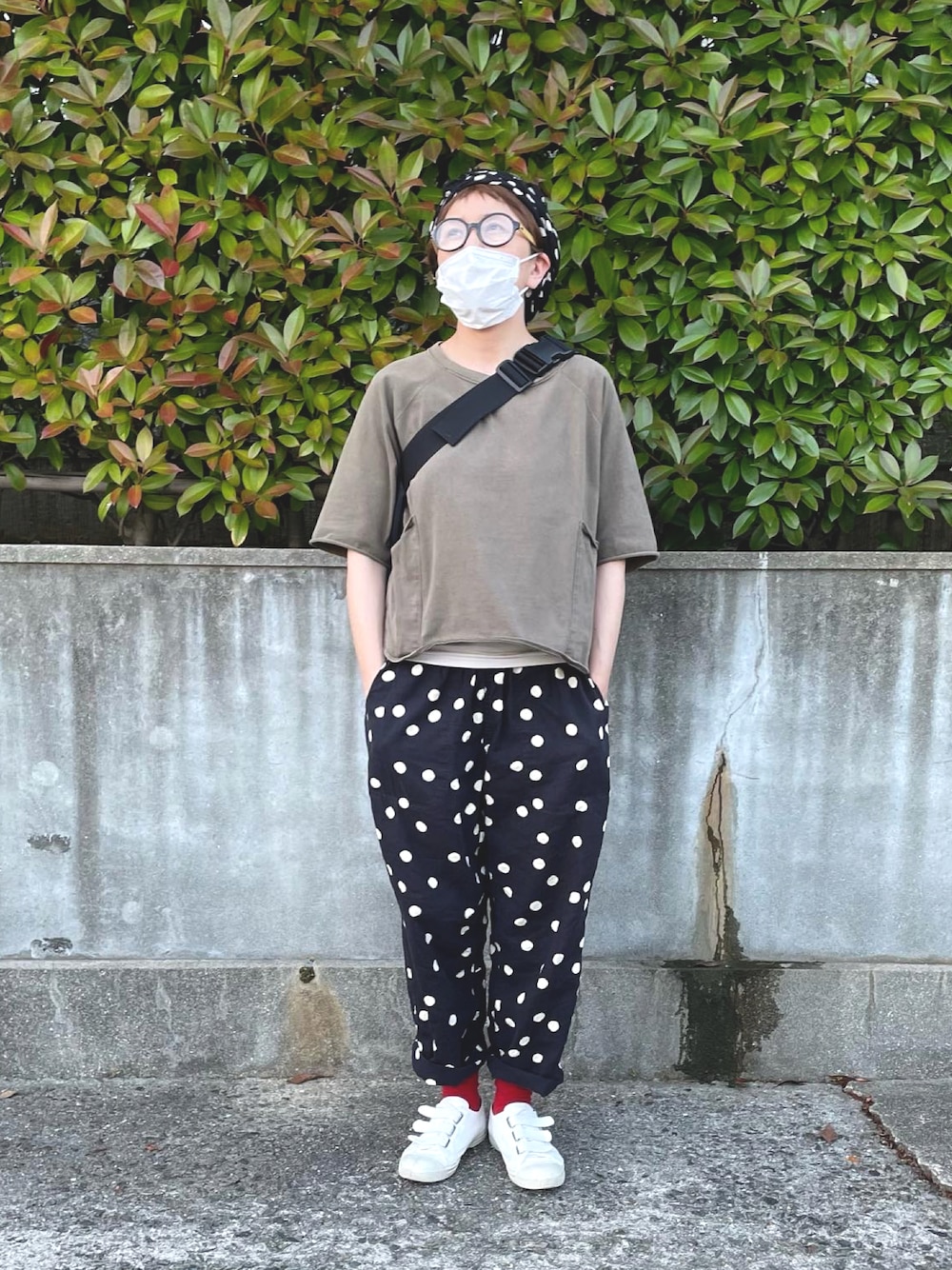 「大人カジュアル、シンプル、休日スタイル、オトナ女子」｜「TIGRE BROCANTEのアイテム（パンツ、ブルー系）」を使った、ちさん（レディース・160cm）の夏コーディネートの1枚目の写真