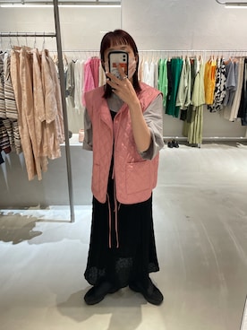 「Kastane（カスタネ）のキルティングベスト（ベスト、ピンク系）」を使った、asai hikariさん（レディース・157cm）の春コーディネート